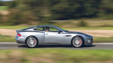 Aston Martin V12 Vanquish